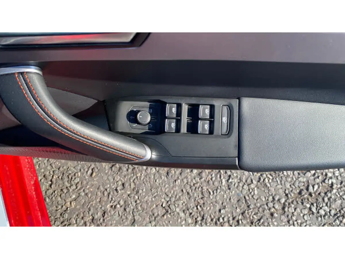 2022-seat-leon-big-20
