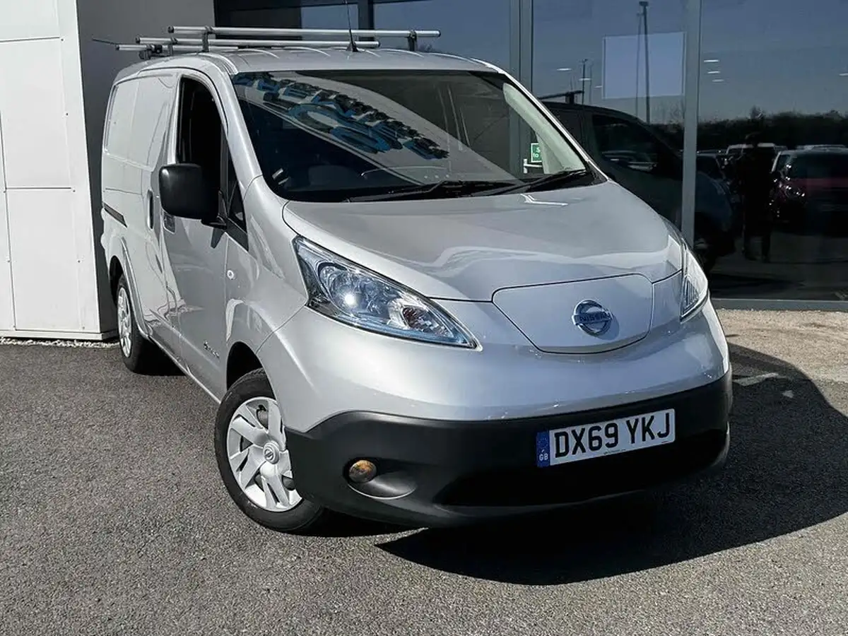 2019-nissan-env200-e-acenta-panel-van-auto-big-3