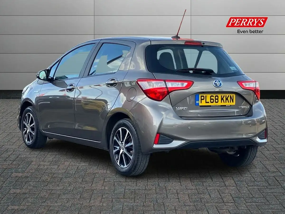 2019-toyota-yaris-15-vvt-i-icon-tech-98bhp-hybrid-1497cc-e-cvt-big-1