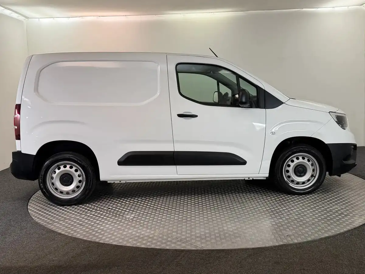 2021-vauxhall-combo-15cdti-dynamic-2300-100pseu6dt-l1h1-panel-big-4