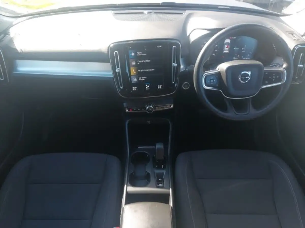 2022-volvo-xc40-15-t4-inscription-expression-big-2