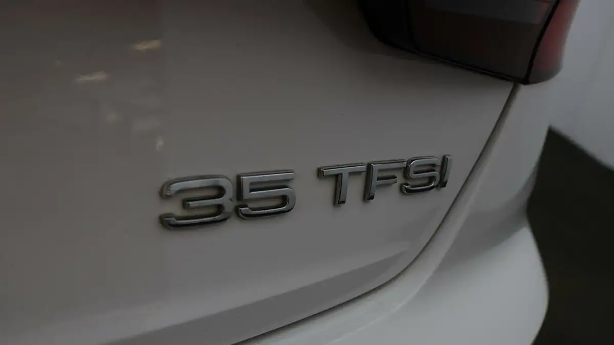 2020-audi-a4-20-35-tfsi-black-edition-big-19