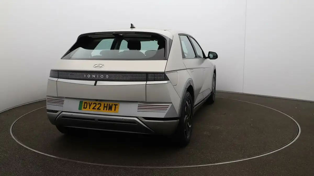 2022-hyundai-ioniq-5-e-premium-217ps-73kwh-rwd-big-47