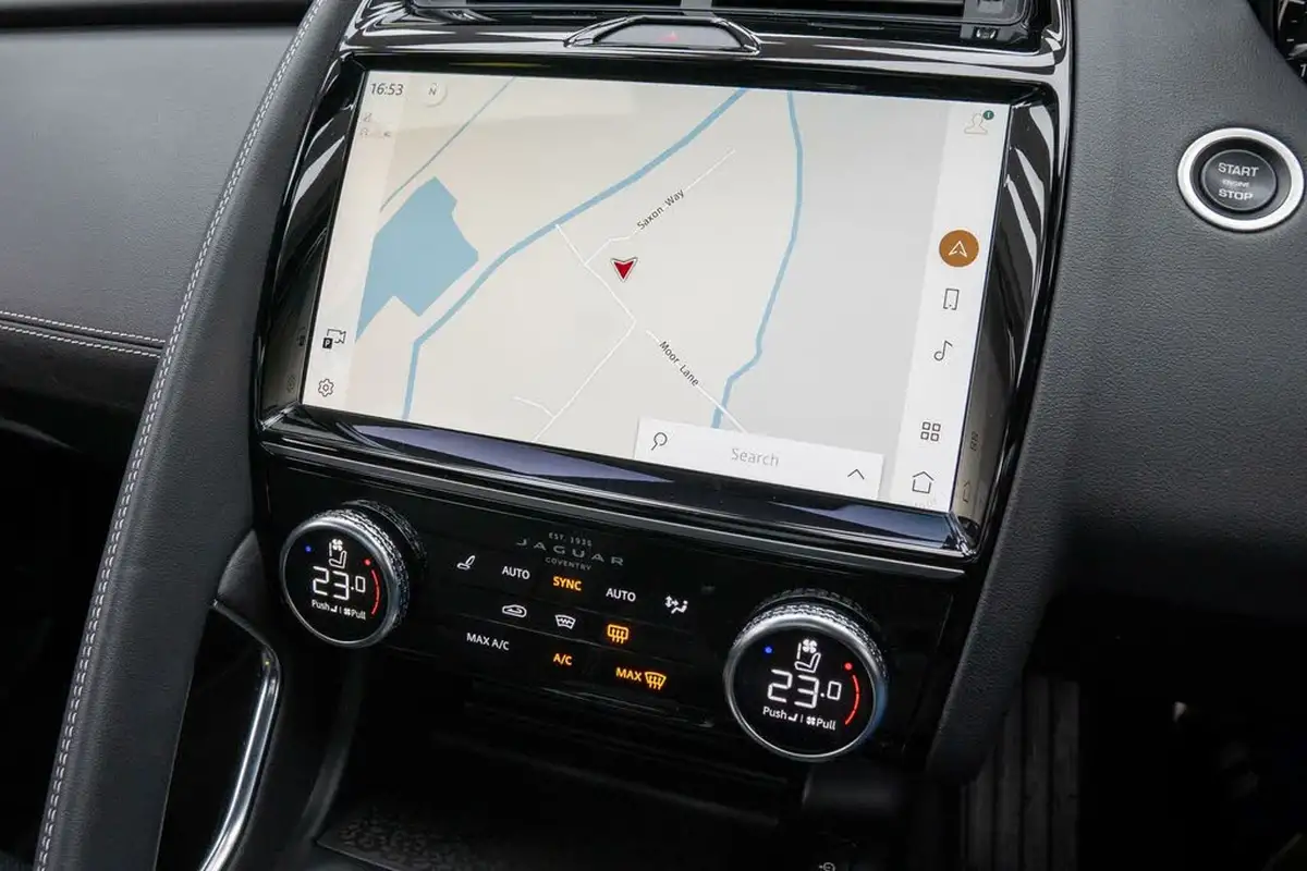 2022-jaguar-e-pace-20-d200-r-dynamic-black-big-19