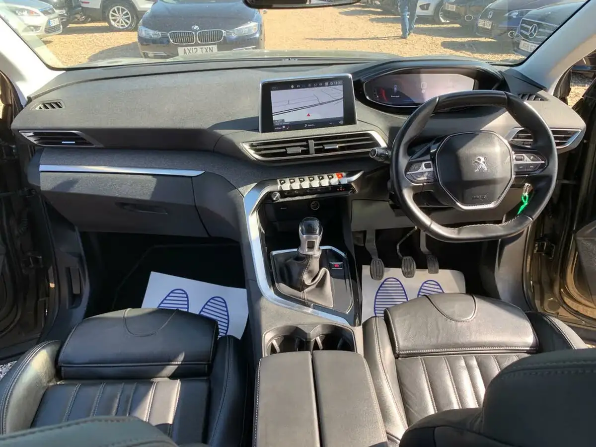 2020-peugeot-5008-suv-15-bluehdi-allure-big-39