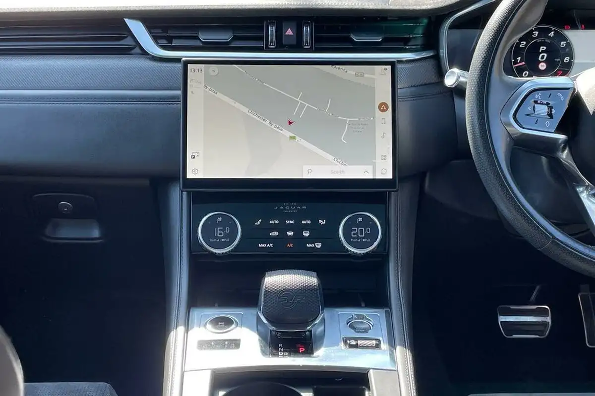 2022-jaguar-f-pace-50-v8-p550-svr-big-34