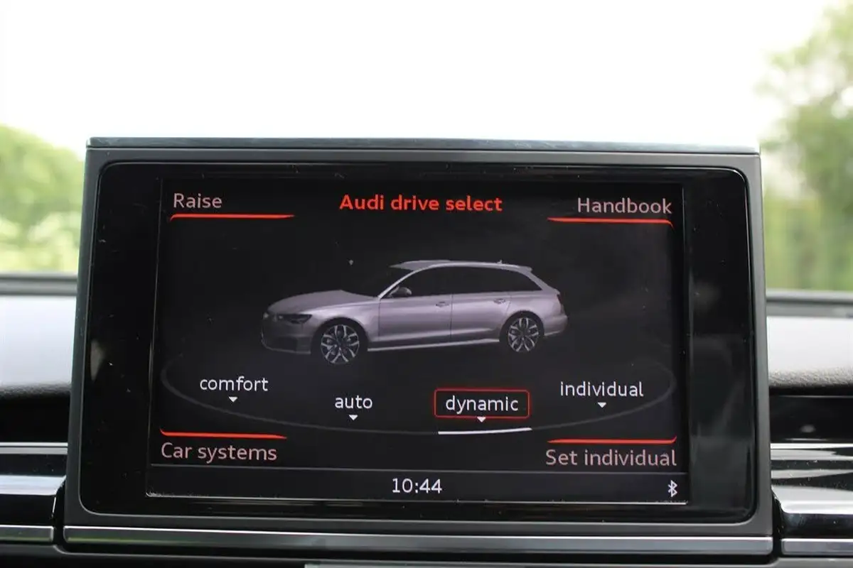 2018-audi-rs6-avant-40-tfsi-quattro-performance-big-24