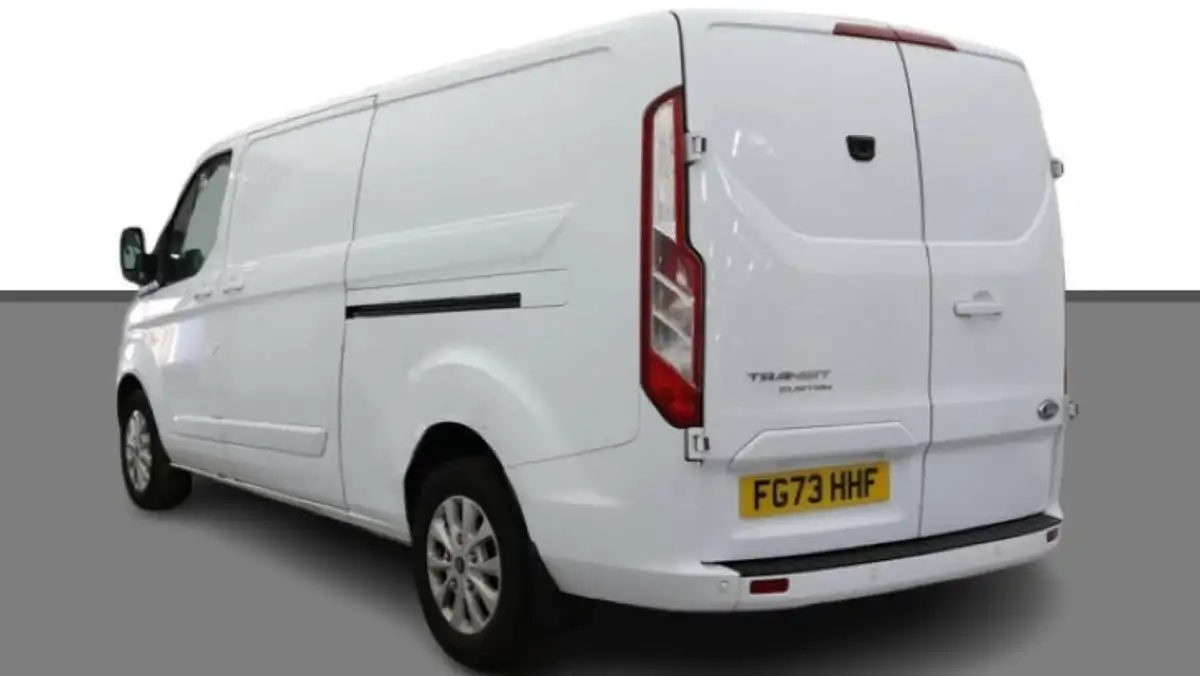 2023-ford-transit-custom-big-2