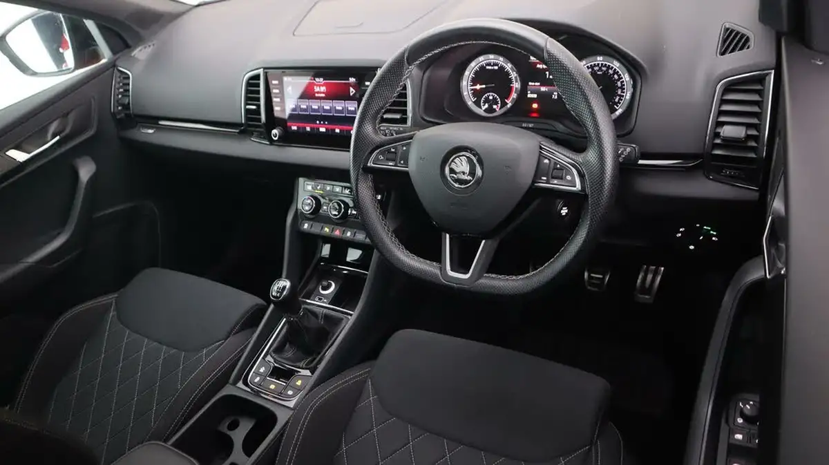 2018-skoda-karoq-20tdi-sportline-150ps-big-9