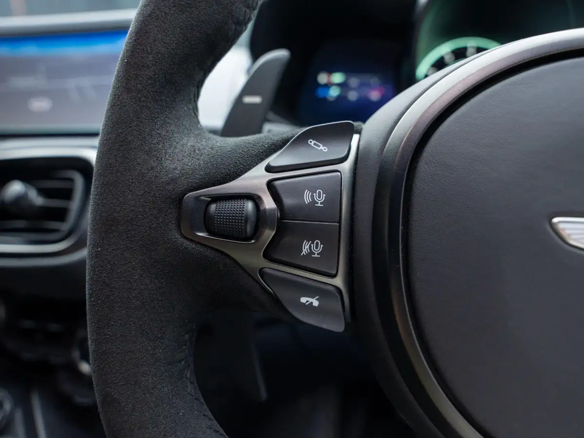 2020-aston-martin-vantage-40-v8-vantage-coupe-auto-big-13