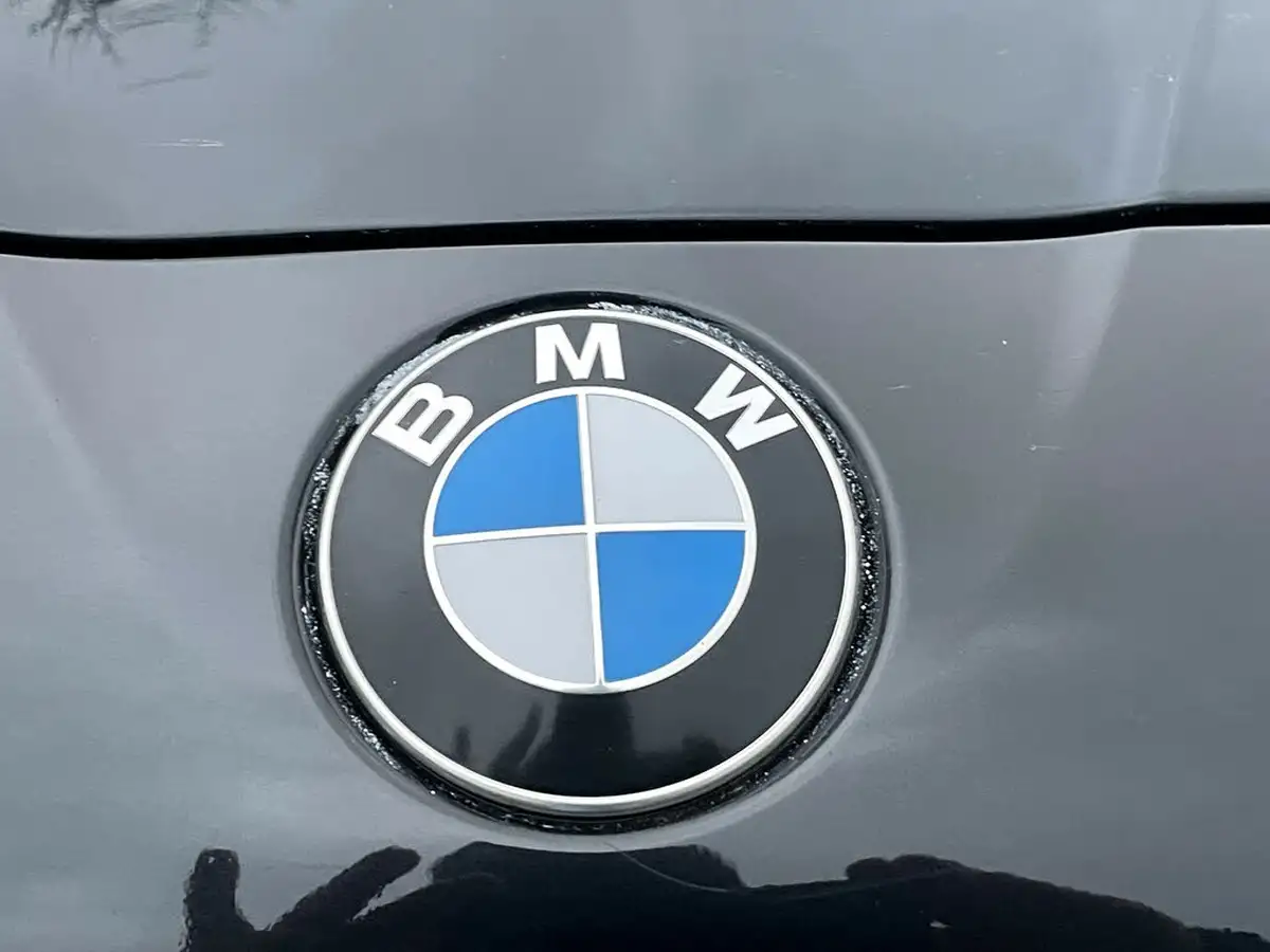 2011-bmw-5-series-big-11
