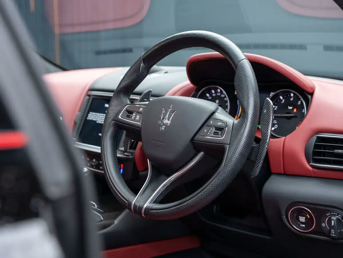 2022-maserati-levante-38-trofeo-big-20