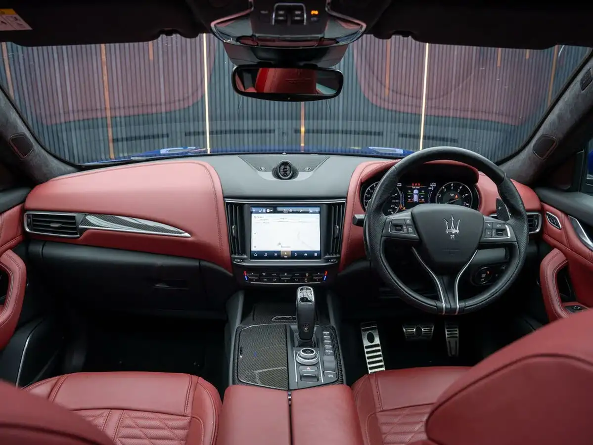 2022-maserati-levante-38-trofeo-big-44