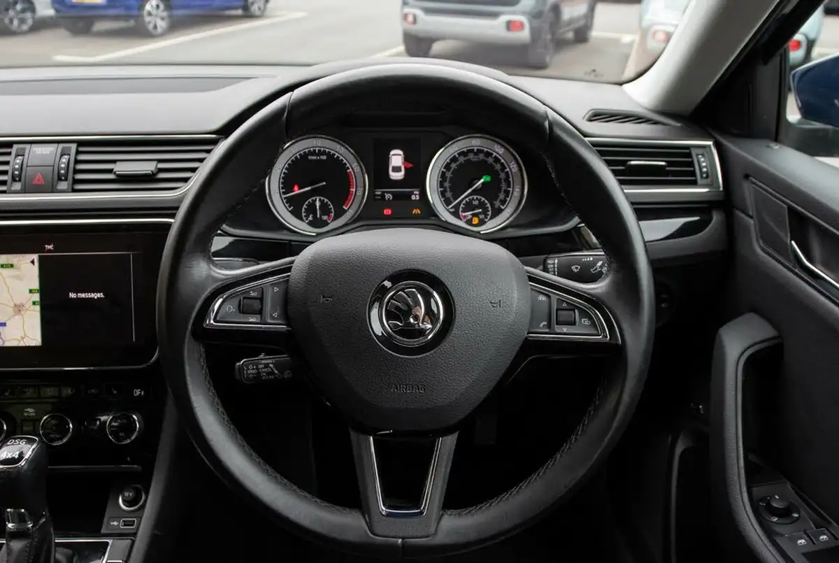 2018-skoda-superb-20-tsi-laurin-klement-280ps-4x4-ss-hatchback-big-21
