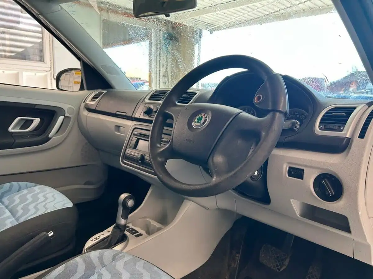 2007-skoda-roomster-16-2-auto-big-39