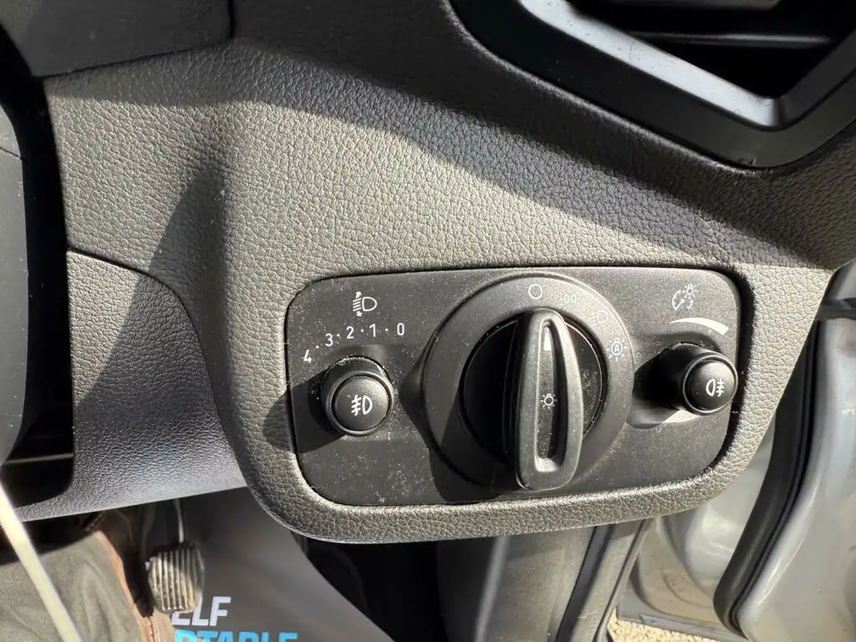 2018-ford-c-max-10t-titanium-125ps-big-43