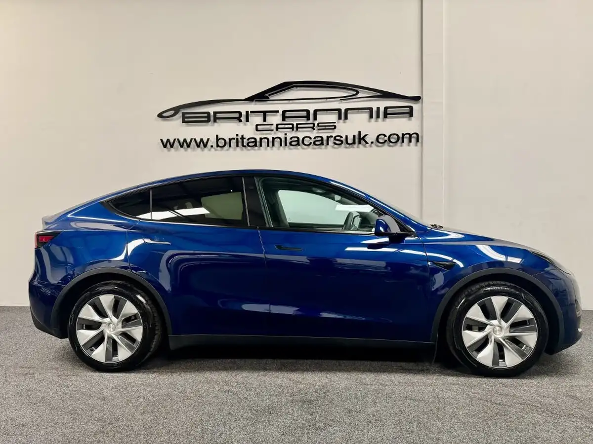2023-tesla-model-y-e-long-range-big-1