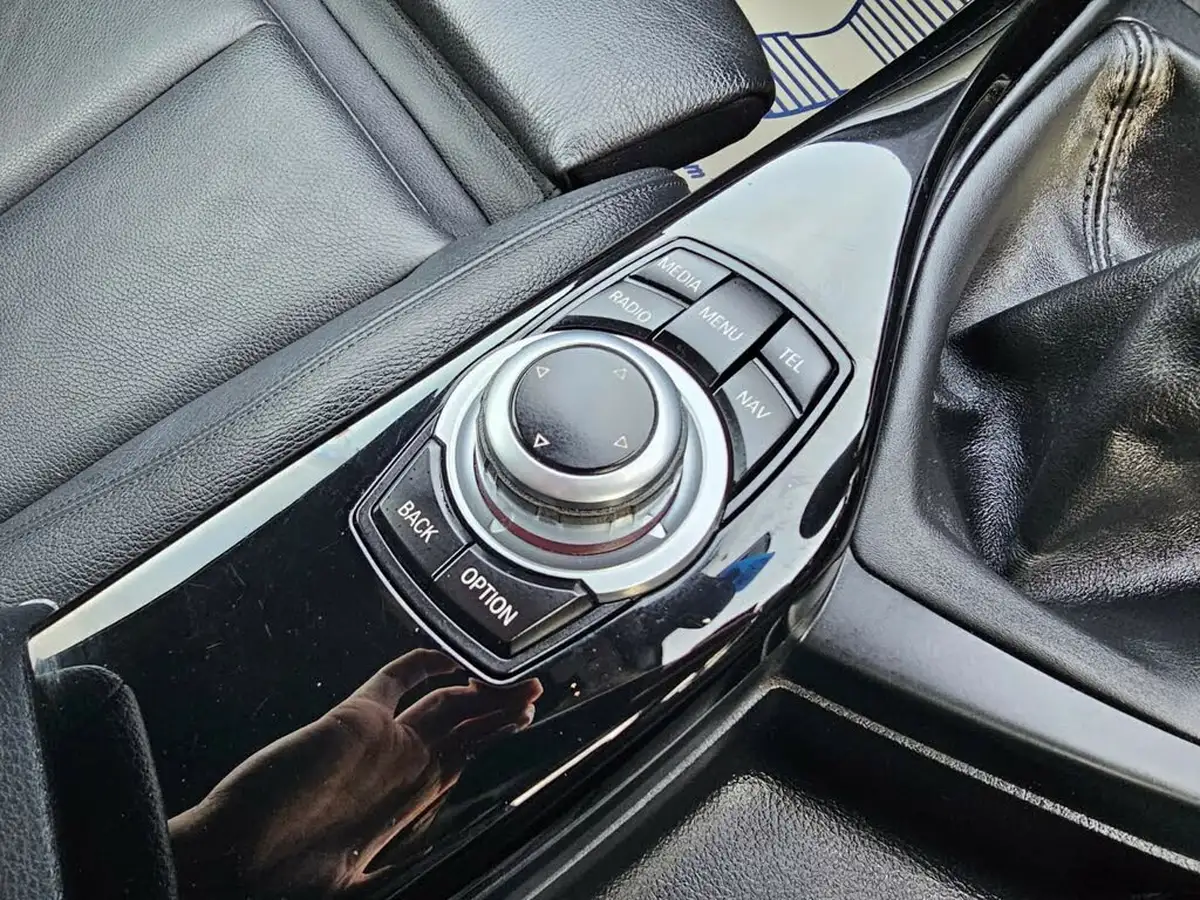 2017-bmw-1-series-30-m140i-3d-big-13