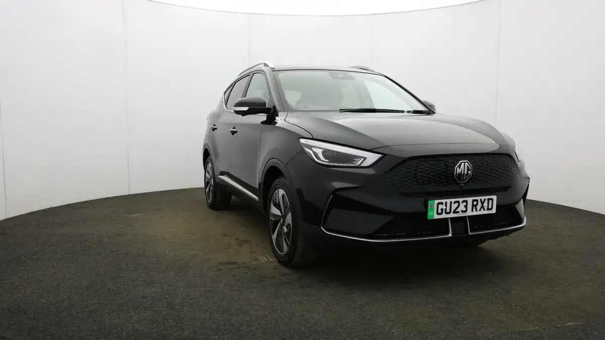 2023-mg-zs-suv-e-trophy-ev-156ps-long-range-big-35