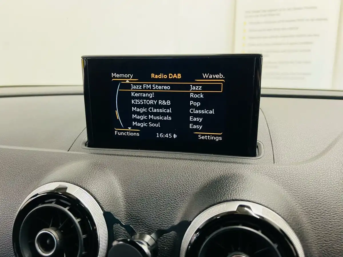 2016-audi-a3-14-tfsi-s-line-150ps-nav-cod-hatchback-3d-1395cc-big-29