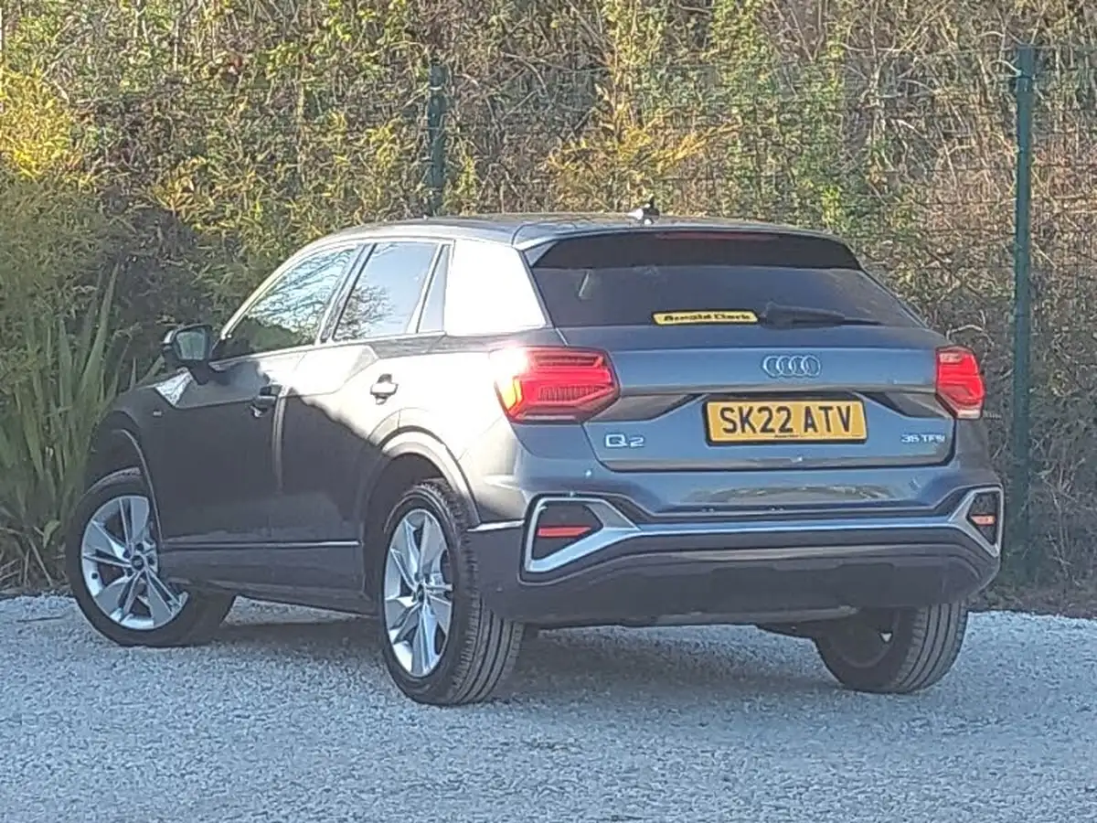 2022-audi-q2-15-35-tfsi-s-line-tronic-big-1