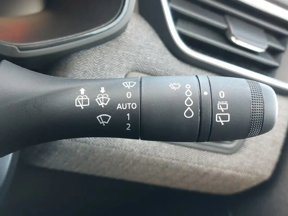 2024-renault-clio-16-techno-big-12