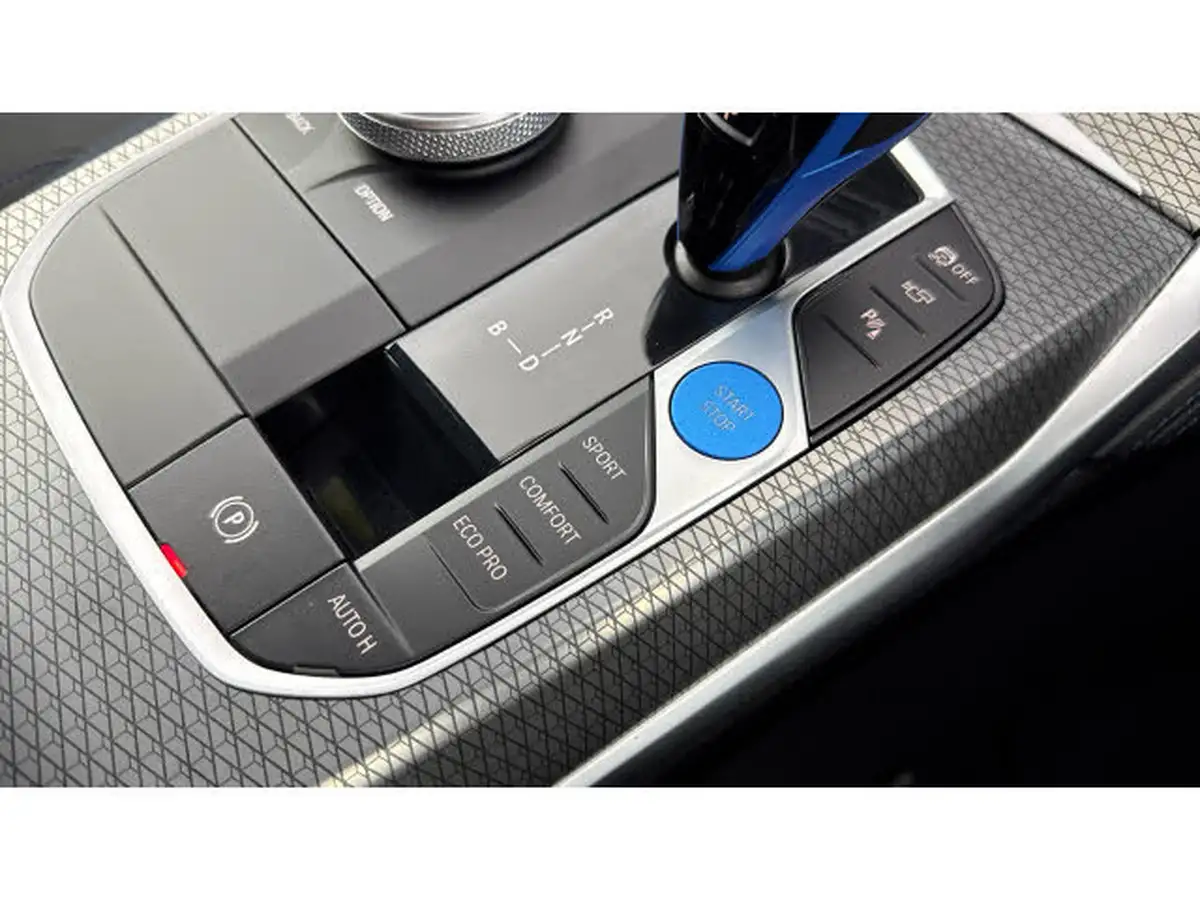 2022-bmw-i4-e-m50-big-33