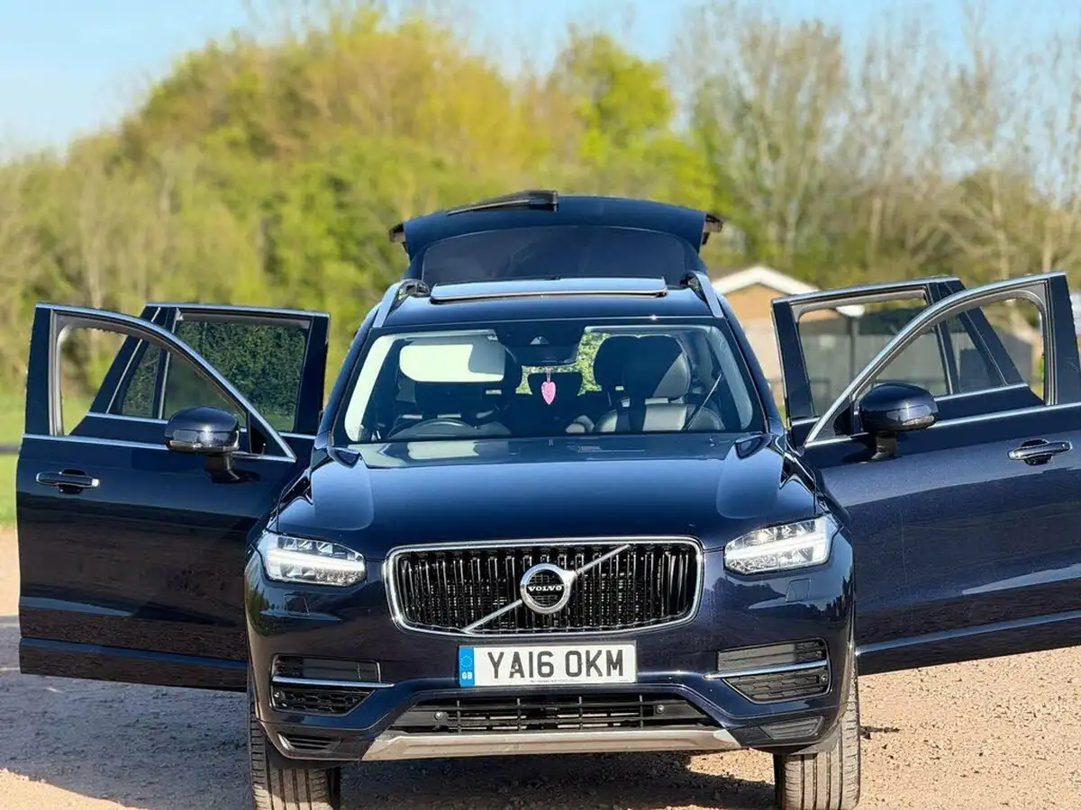 2016-volvo-xc90-20-t8-momentum-big-6