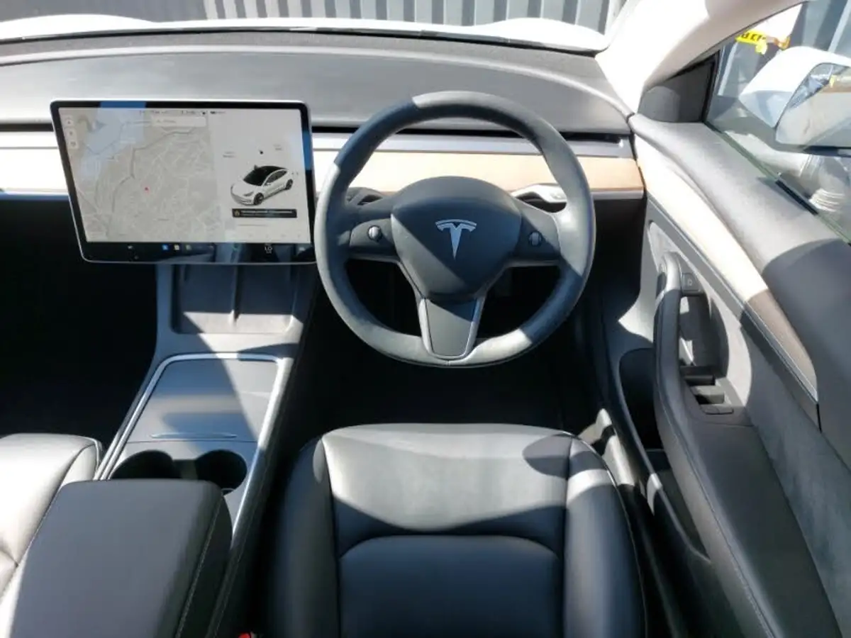 2021-tesla-model-3-e-long-range-awd-big-6