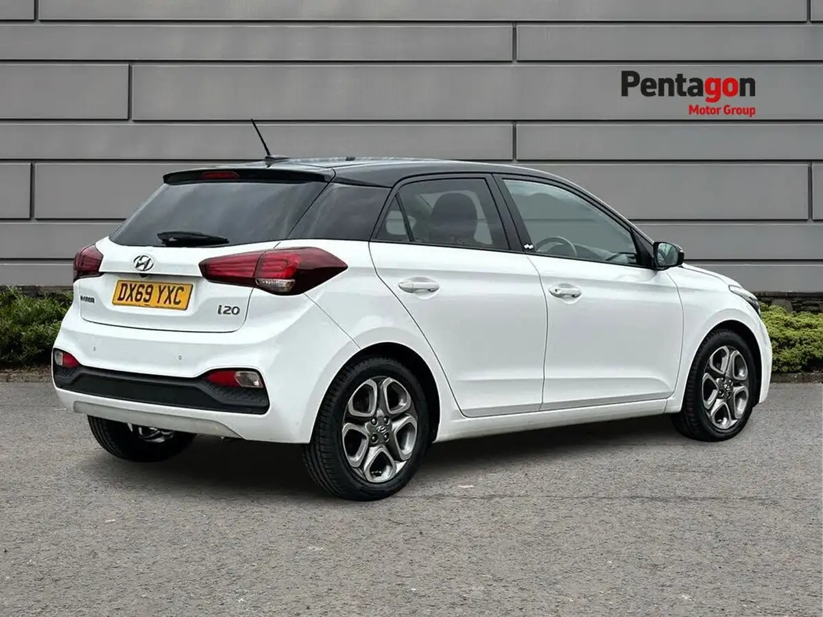 2019-hyundai-i20-12-play-big-3