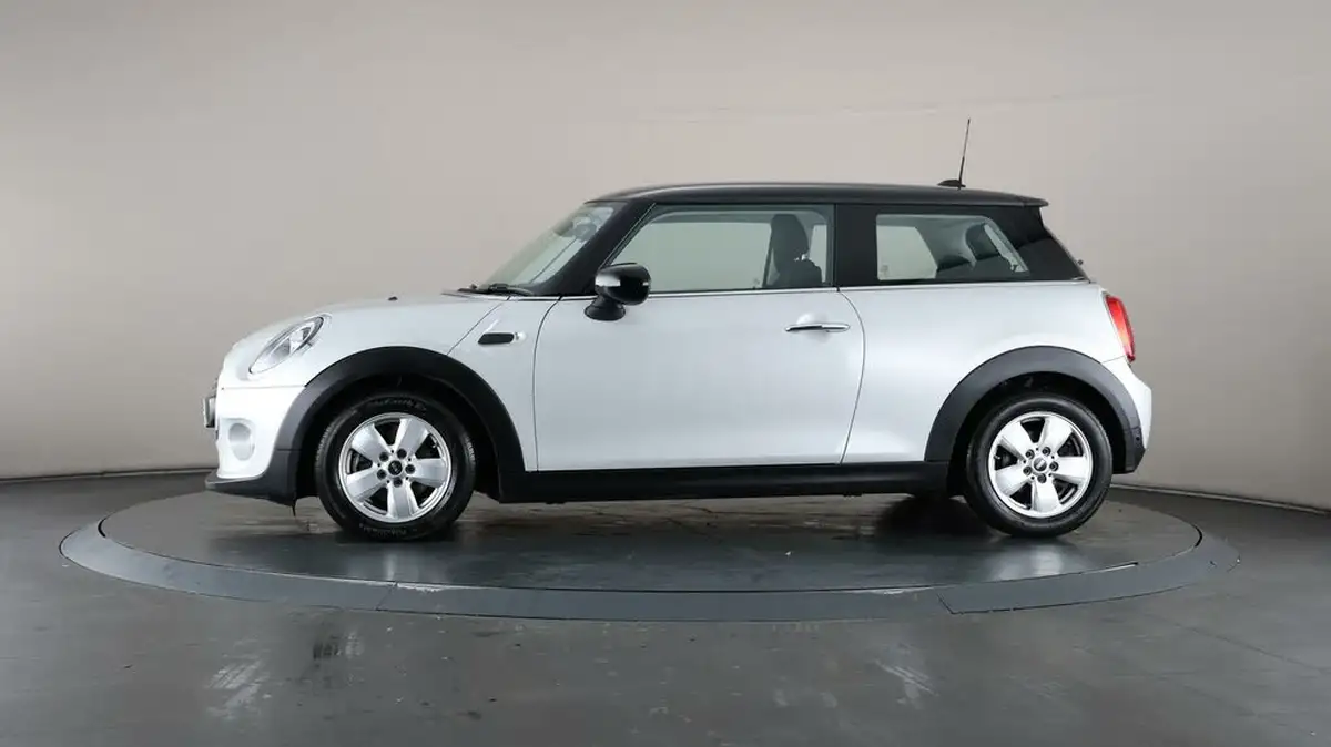 2019-mini-cooper-15-cooper-classic-hatchback-3d-auto-big-30