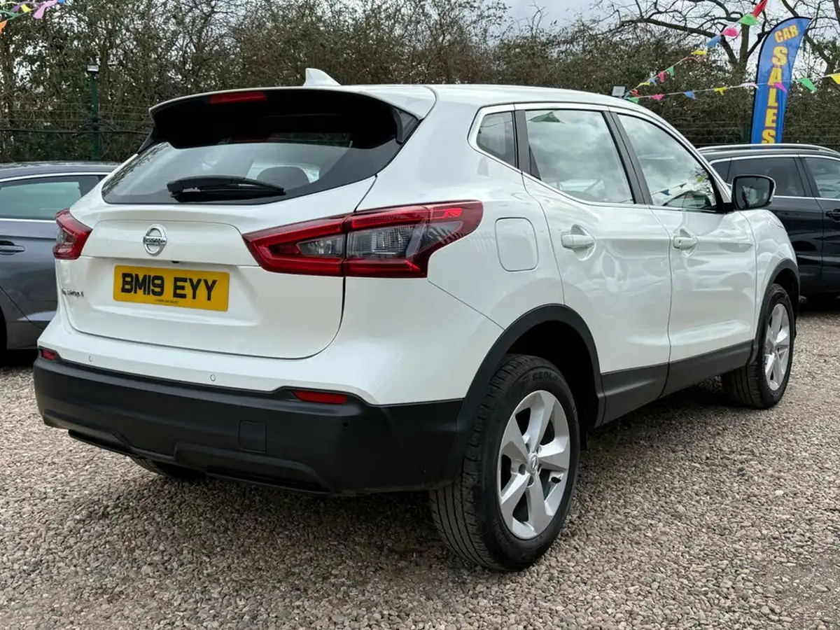 2019-nissan-qashqai-13-dig-t-acenta-premium-140ps-big-6