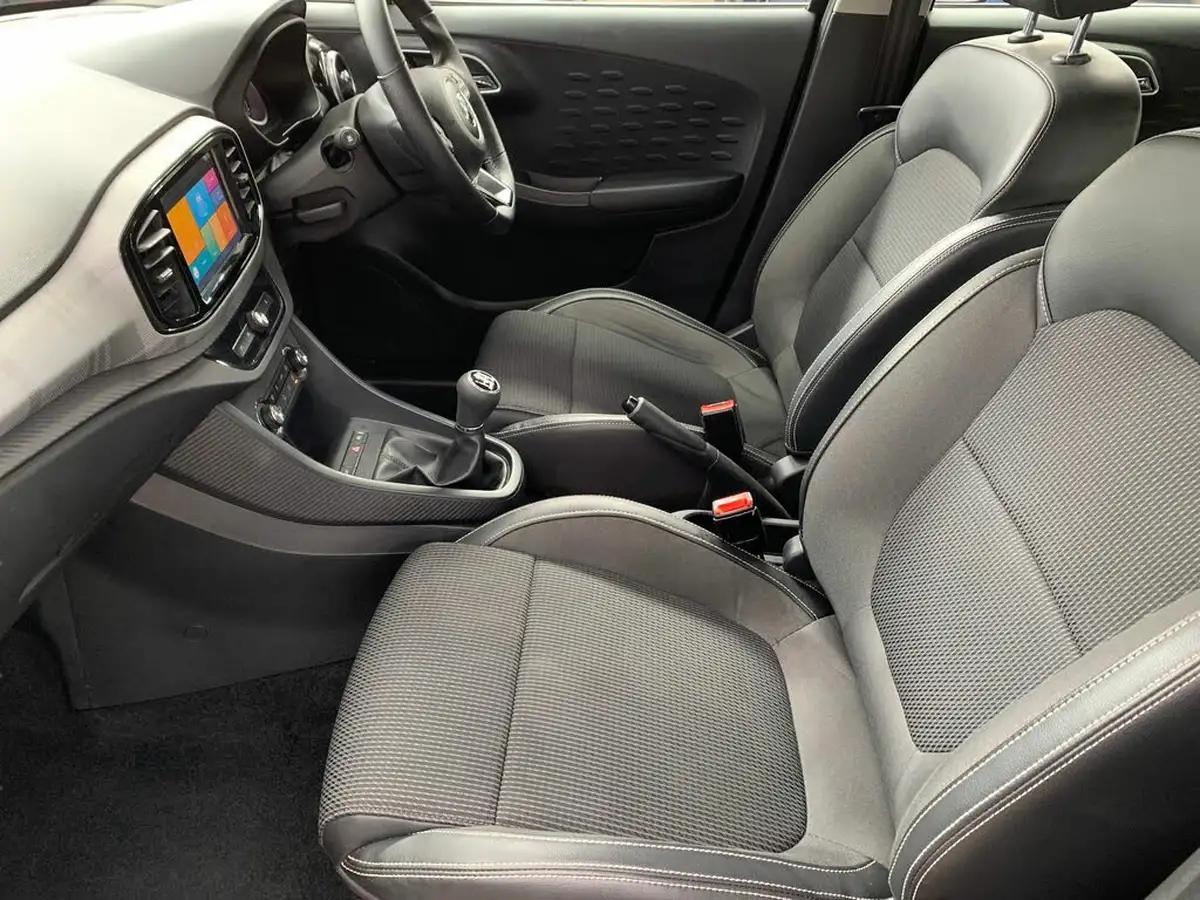 2023-mg-mg3-15-vti-tech-exclusive-nav-big-1