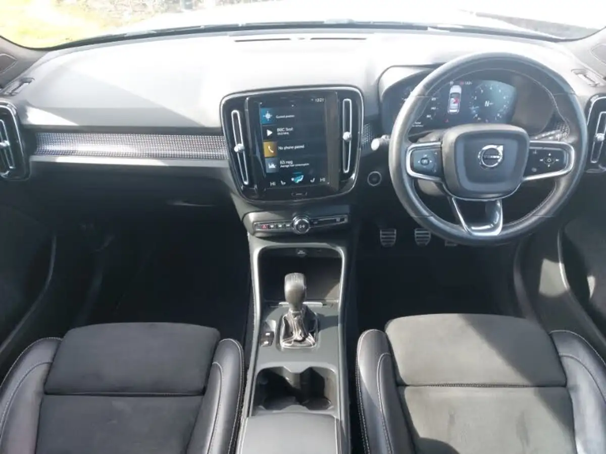 2021-volvo-xc40-15-t3-r-design-161bhp-big-2