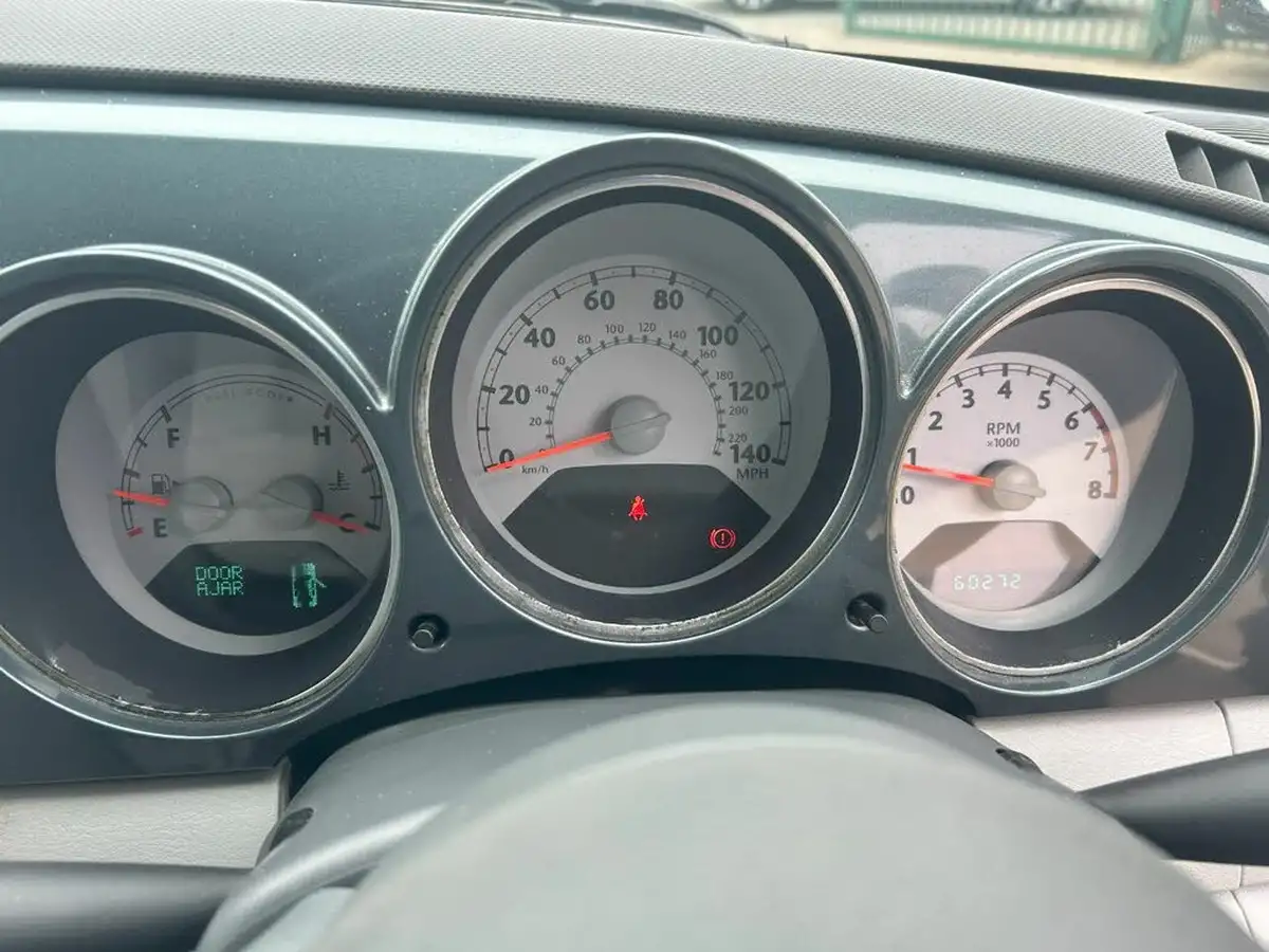2006-chrysler-pt-cruiser-24-touring-rhd-cabriolet-2d-big-10