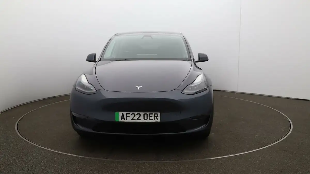 2022-tesla-model-y-e-long-range-big-32