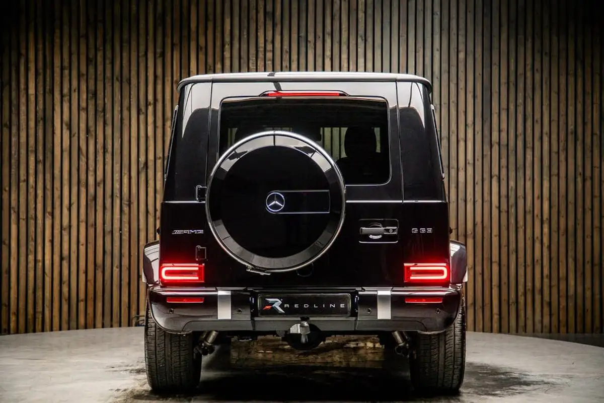 2023-mercedes-benz-g-class-40-g63-amg-big-5