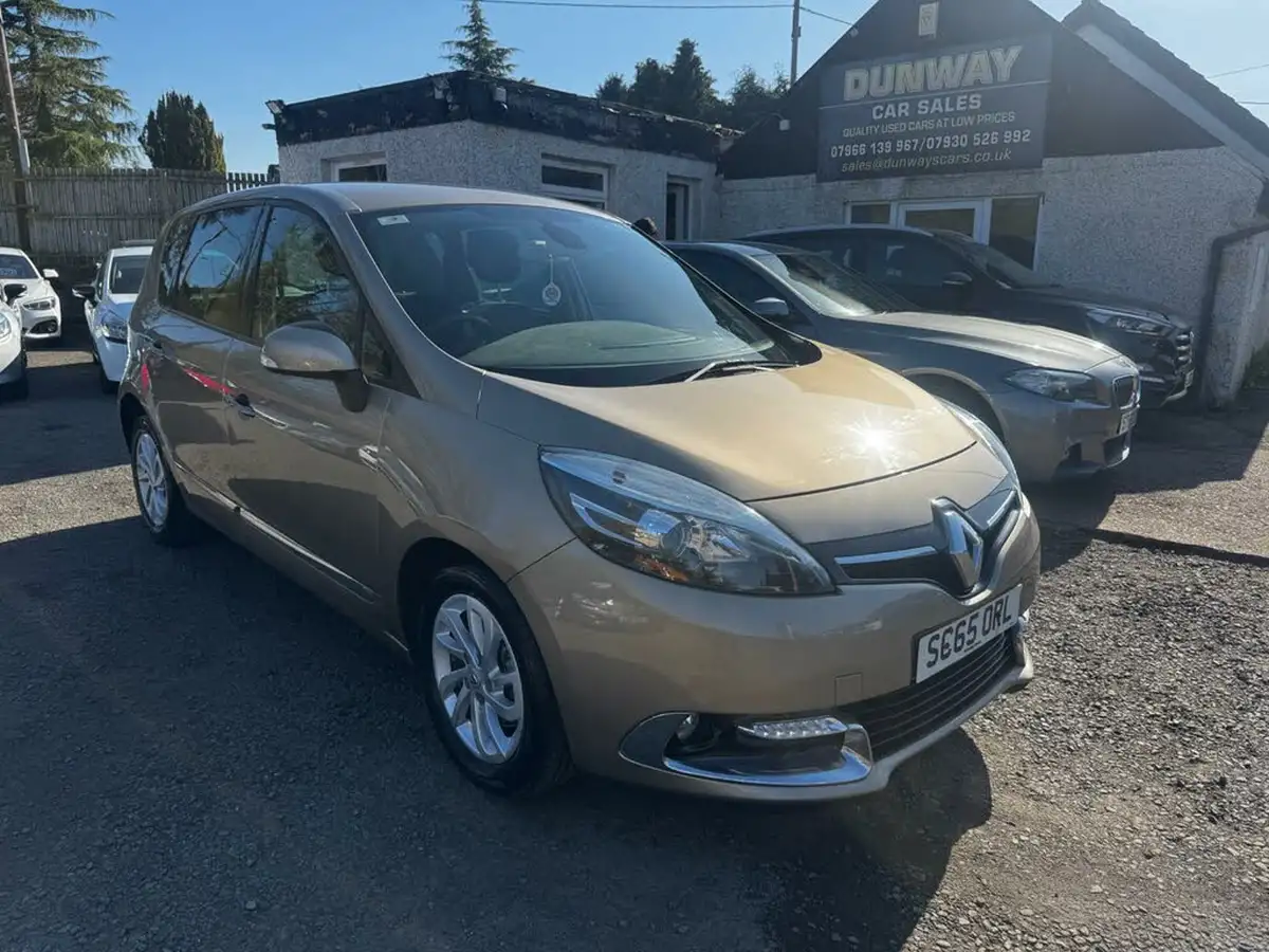 2015-renault-scenic-15dci-dynamique-nav-energy-ss-big-0