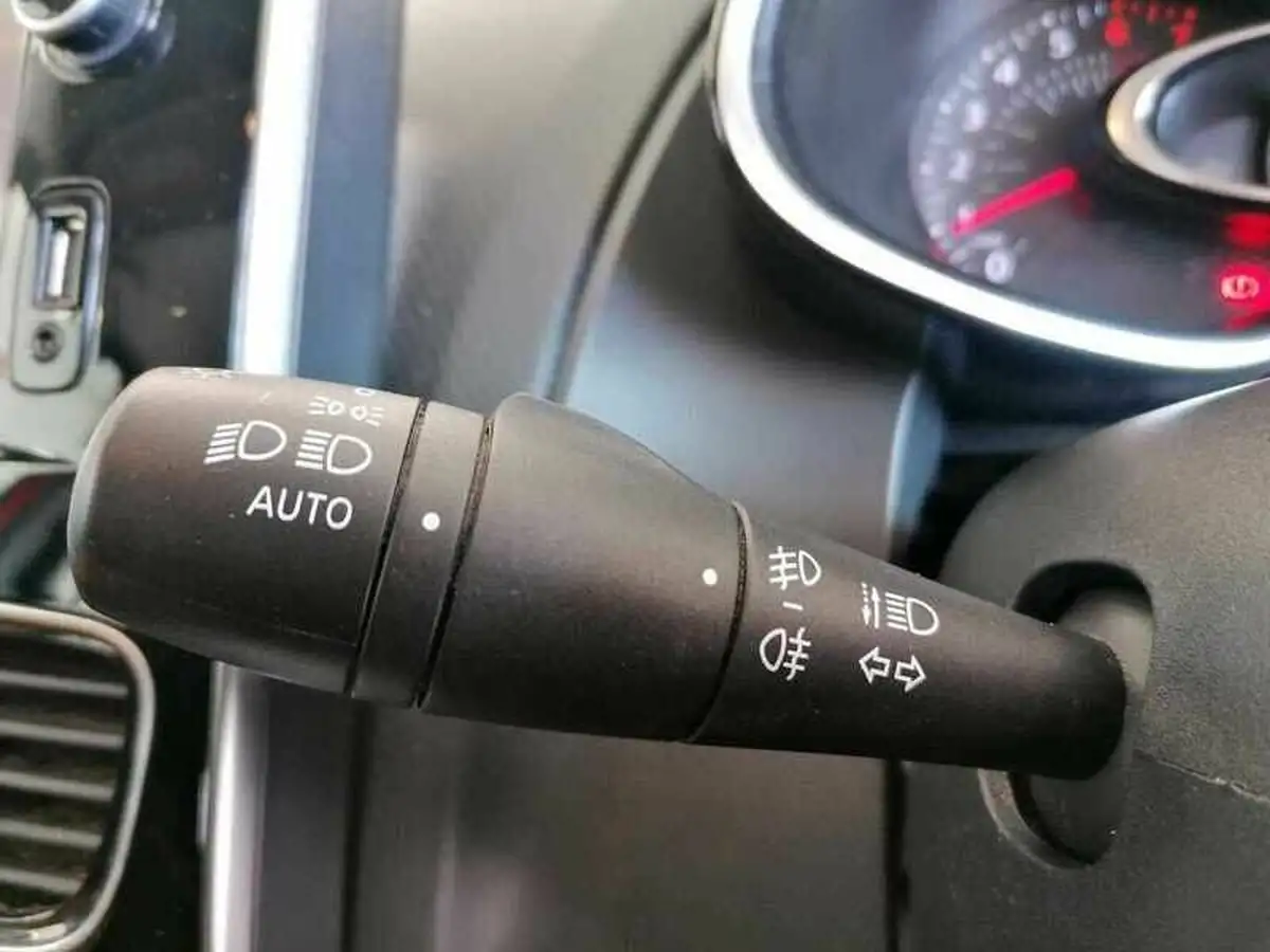2018-renault-clio-09-tce-dynamique-nav-big-19