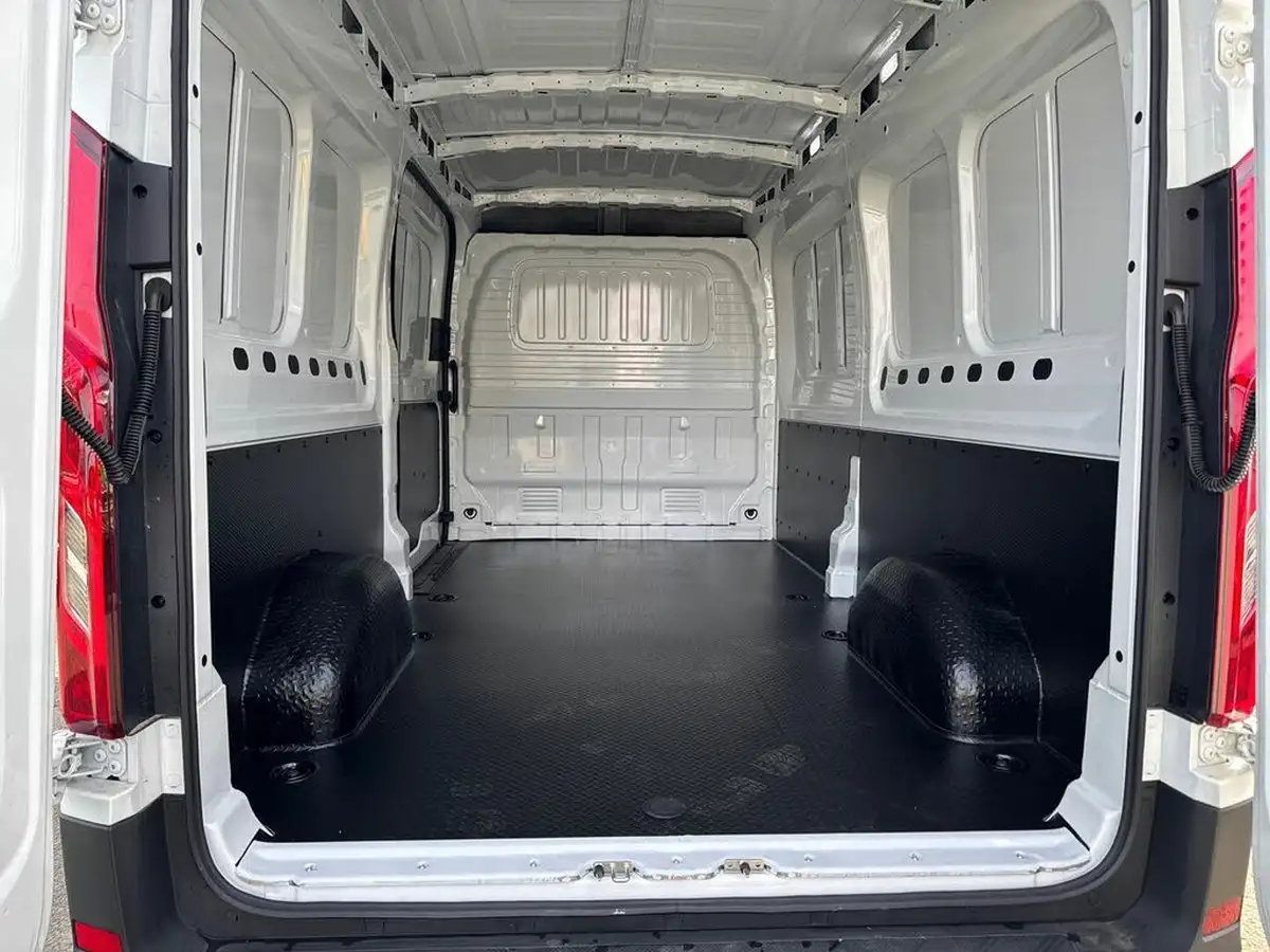 2024-maxus-deliver-9-big-11
