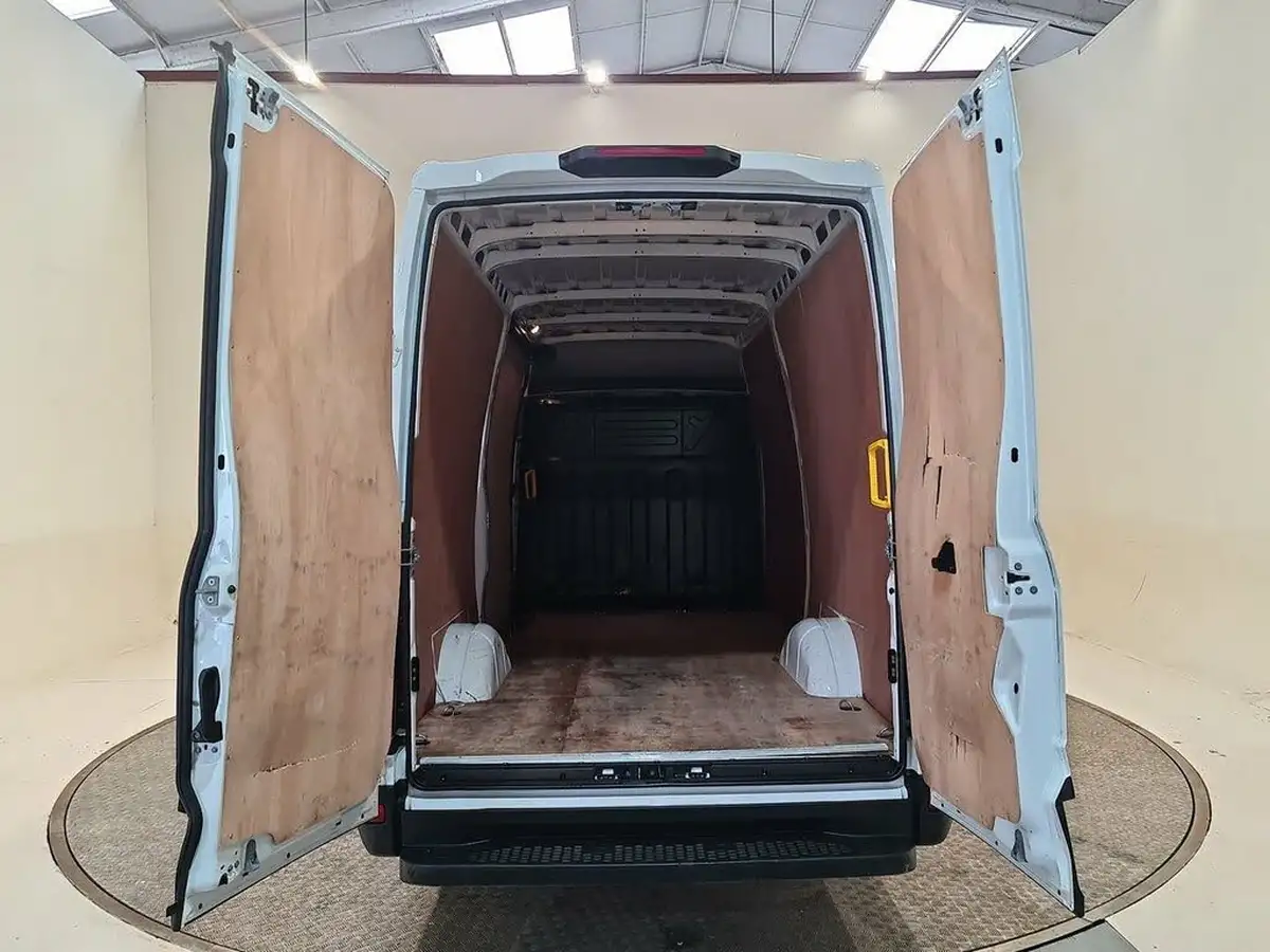 2023-iveco-daily-s-class-23td-35s14v-business-3520mm-h2-136pseu6dt-big-18