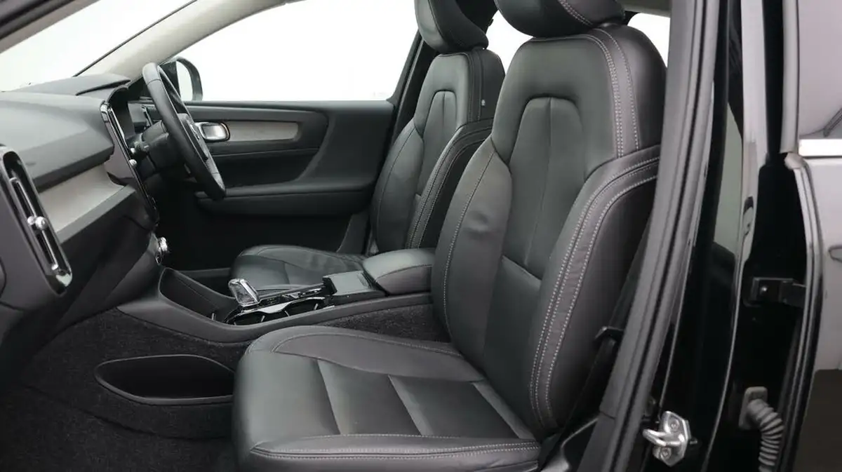 2021-volvo-xc40-20-b4-inscription-197bhp-geartronic-big-14