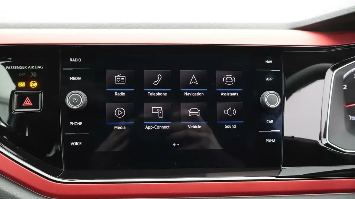 2021-volkswagen-polo-20-tsi-gti-big-11