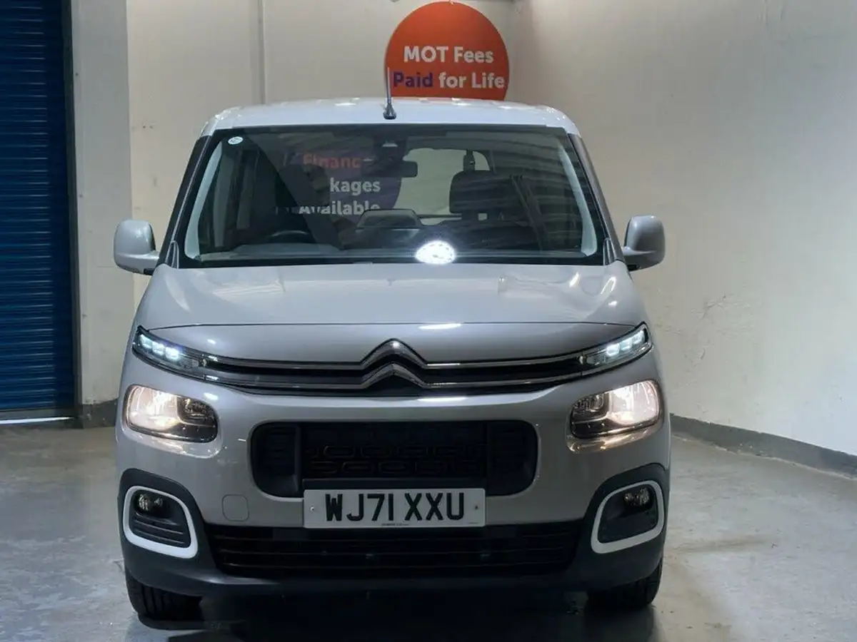 2021-citroen-berlingo-15bluehdi-feel-m-size-100ps-big-1