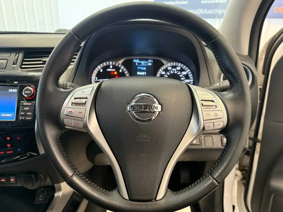 2019-nissan-navara-23dci-tekna-auto-big-16