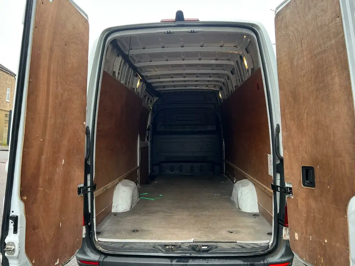 2018-mercedes-benz-sprinter-21cdi-311-l2h1-panel-van-rwd-eco-gear-360-big-44