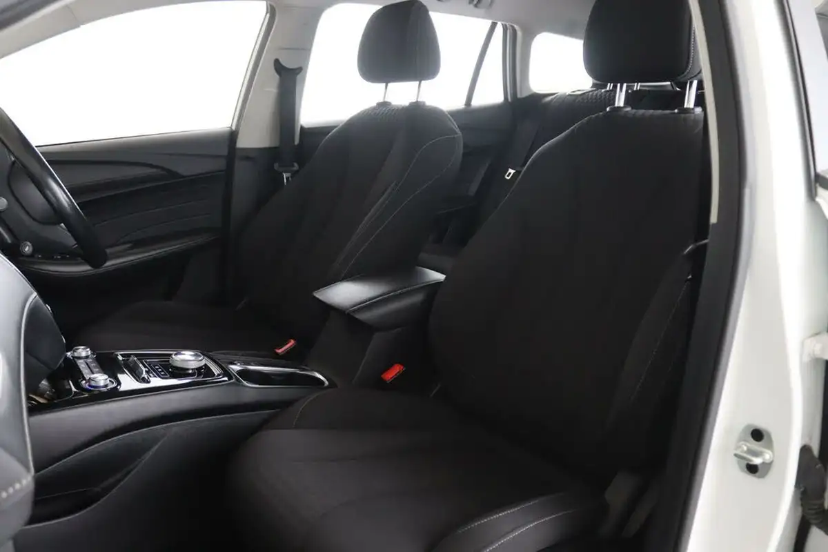 2021-mg-mg5-e-excite-ev-big-12