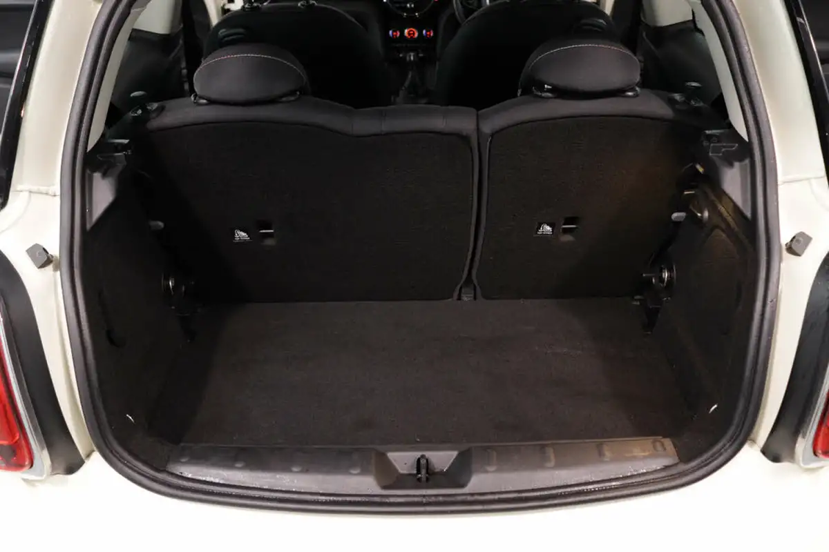 2018-mini-cooper-15-one-series-ii-ss-3d-big-38