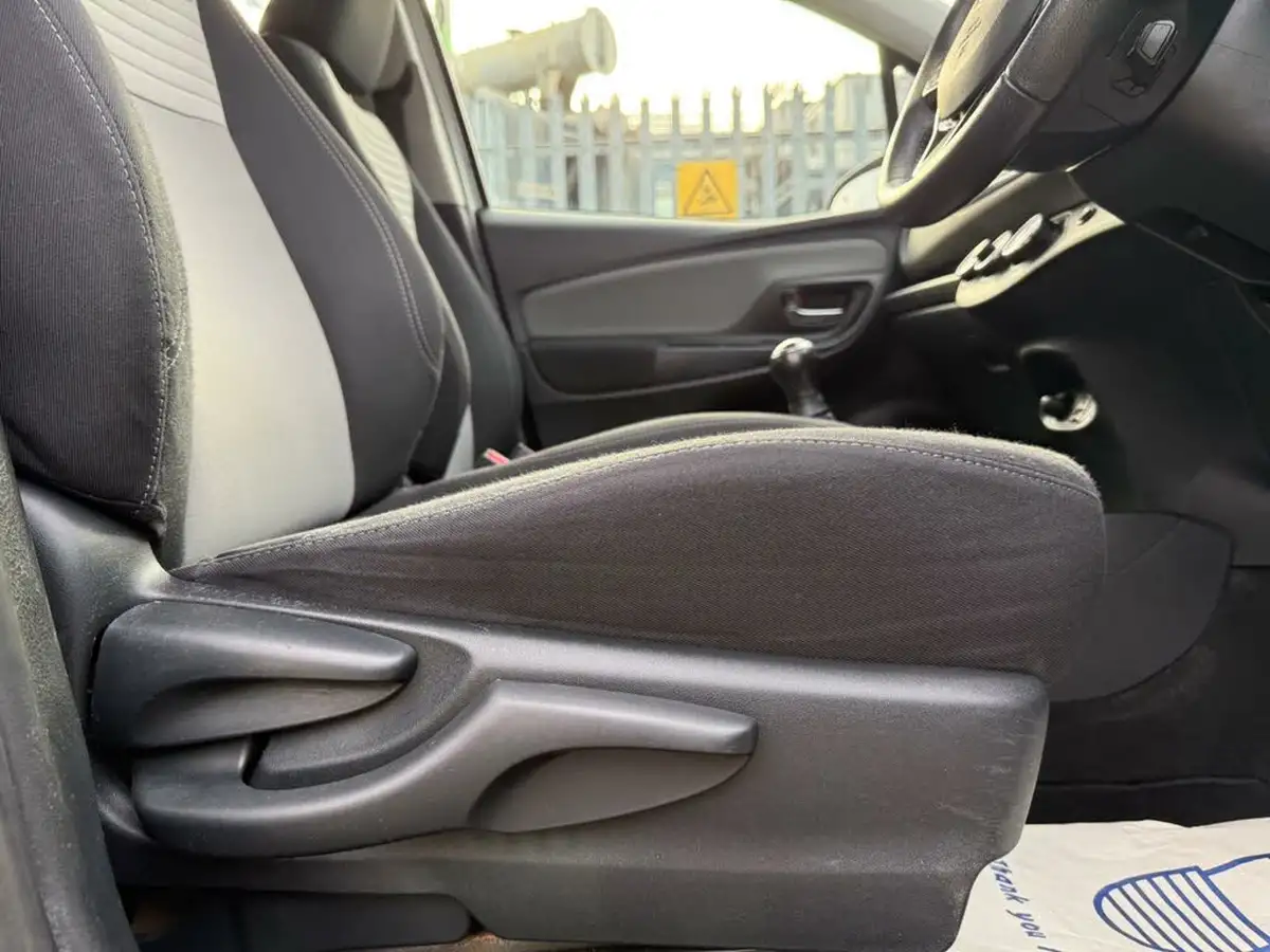 2018-toyota-yaris-10-vvt-i-icon-71bhp-big-30