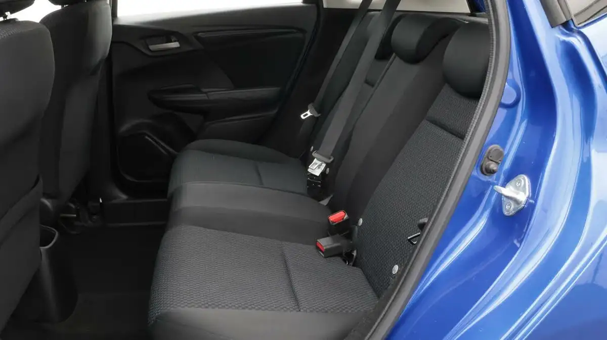 2018-honda-jazz-13-i-vtec-s-big-16